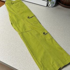 Metrostyle green cargo pants size 10p beautiful details excellent condition